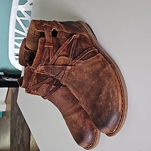 BORN Tarklin boots distressed brown, size 10